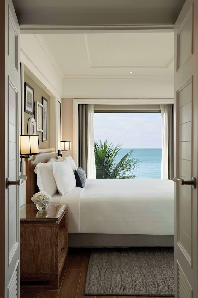 Dusit Thani Hua Hin — Hotel rooms in Cha Am, Phetchaburi
