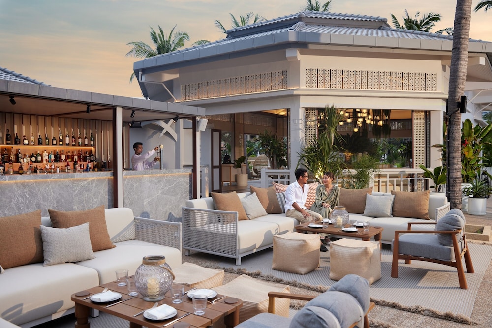 Dusit Thani Hua Hin — Restaurant & bars in Cha Am, Phetchaburi