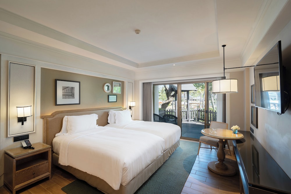 Dusit Thani Hua Hin — Hotel rooms in Cha Am, Phetchaburi