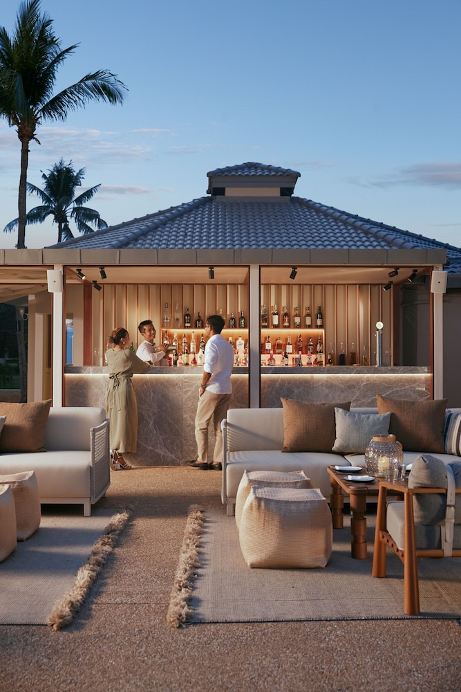 Dusit Thani Hua Hin — Restaurant & bars in Cha Am, Phetchaburi
