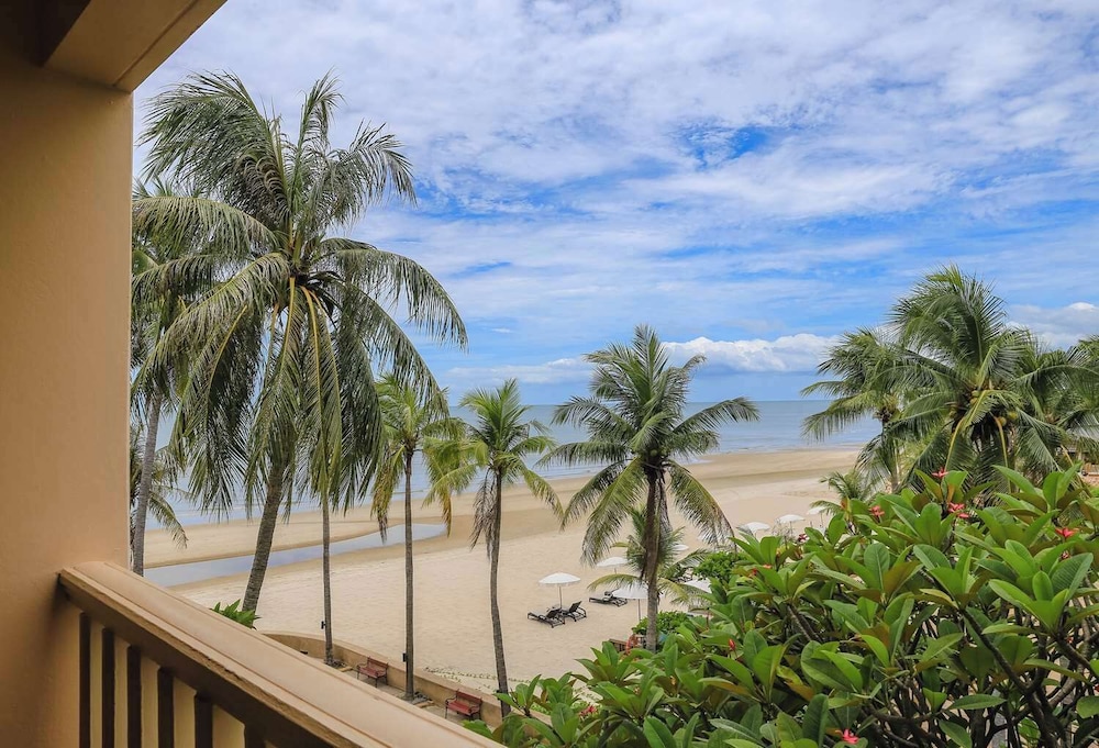 Dusit Thani Hua Hin — Beach in Cha Am, Phetchaburi