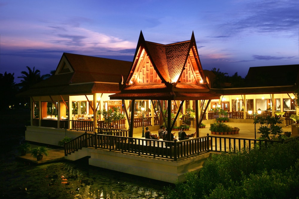 Dusit Thani Hua Hin — Restaurant & bars in Cha Am, Phetchaburi