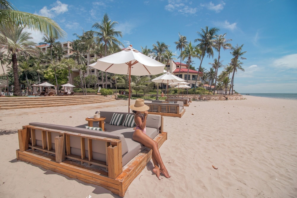 Dusit Thani Hua Hin — Beach in Cha Am, Phetchaburi