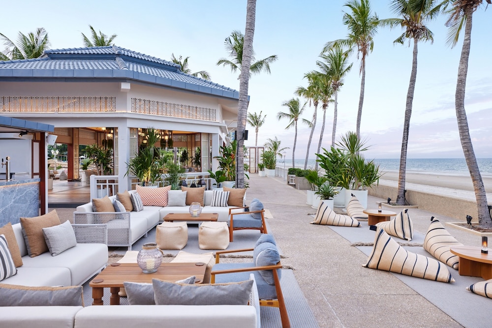 Dusit Thani Hua Hin — Restaurant & bars in Cha Am, Phetchaburi