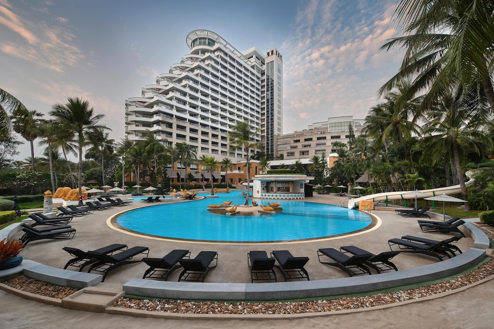 Hilton Hua Hin Resort & Spa — Hotel building in Hua Hin, Prachuap Khiri Khan