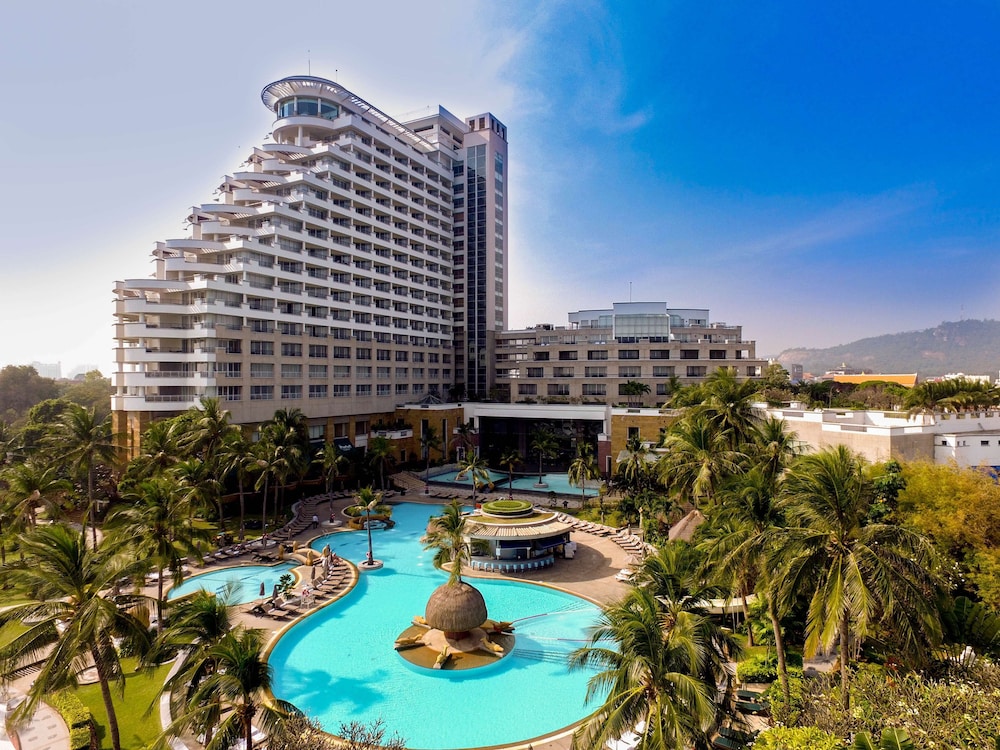 Hilton Hua Hin Resort & Spa — Hotel building in Hua Hin, Prachuap Khiri Khan