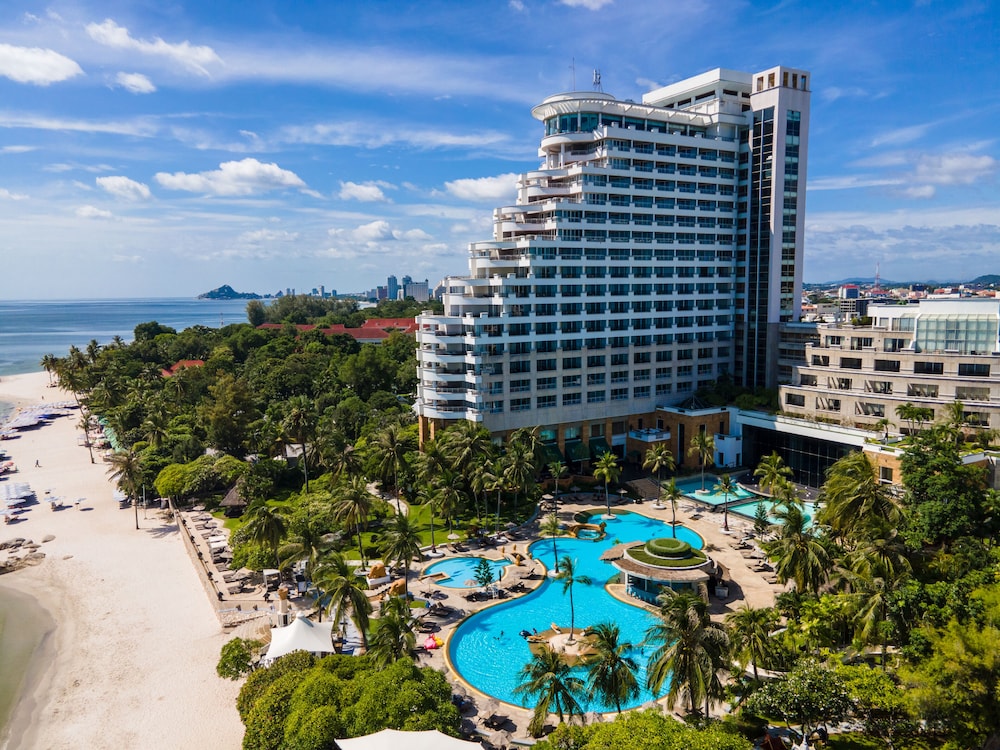 Hilton Hua Hin Resort & Spa — Hotel building in Hua Hin, Prachuap Khiri Khan