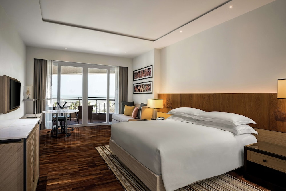 Hilton Hua Hin Resort & Spa — Hotel rooms in Hua Hin, Prachuap Khiri Khan