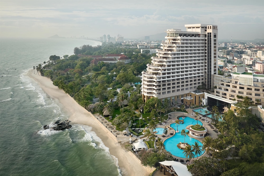 Hilton Hua Hin Resort & Spa — Hotel building in Hua Hin, Prachuap Khiri Khan