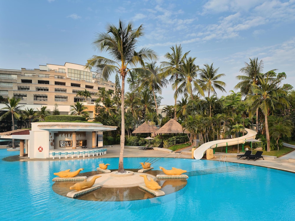 Hilton Hua Hin Resort & Spa — Swimming pool in Hua Hin, Prachuap Khiri Khan
