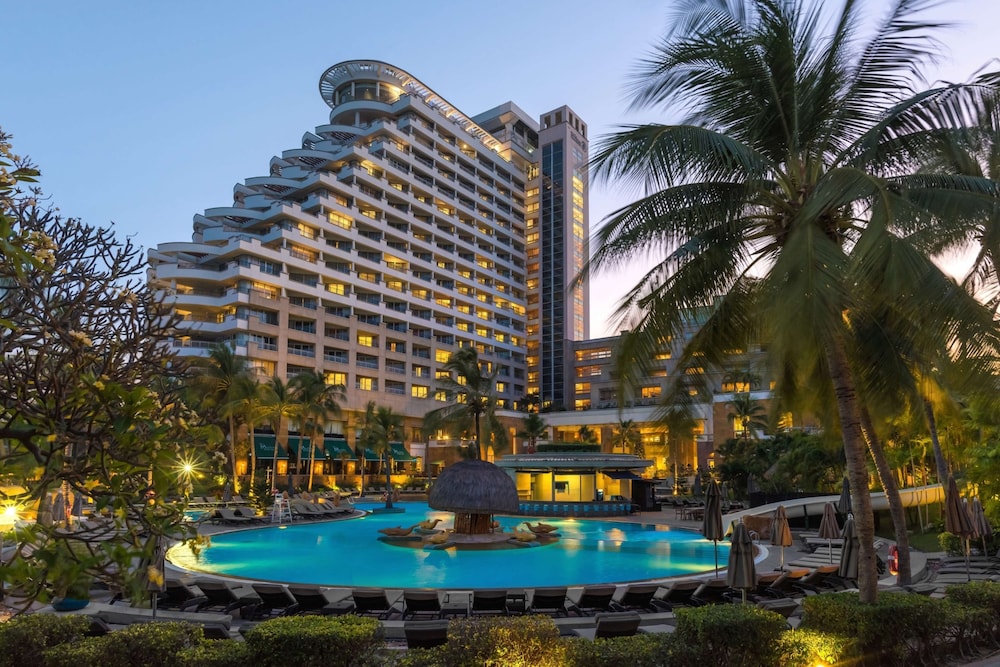 Hilton Hua Hin Resort & Spa — Hotel building in Hua Hin, Prachuap Khiri Khan