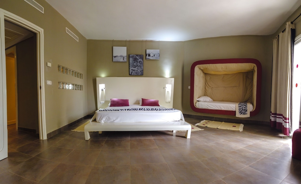 Hotel Fiesta Beach Djerba — Hotel rooms in Midoun, Medenine
