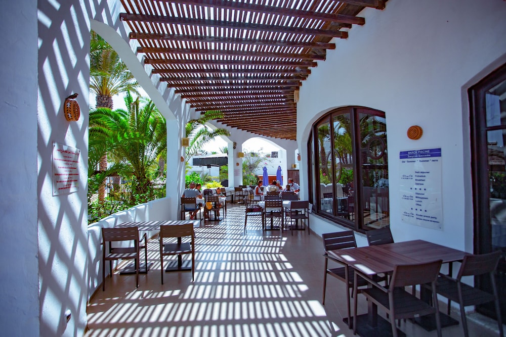 Hotel Fiesta Beach Djerba — Restaurant & bars in Midoun, Medenine
