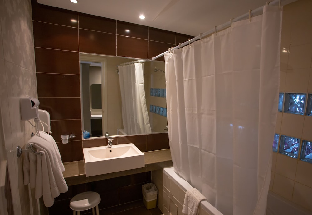Hotel Fiesta Beach Djerba — Hotel rooms in Midoun, Medenine