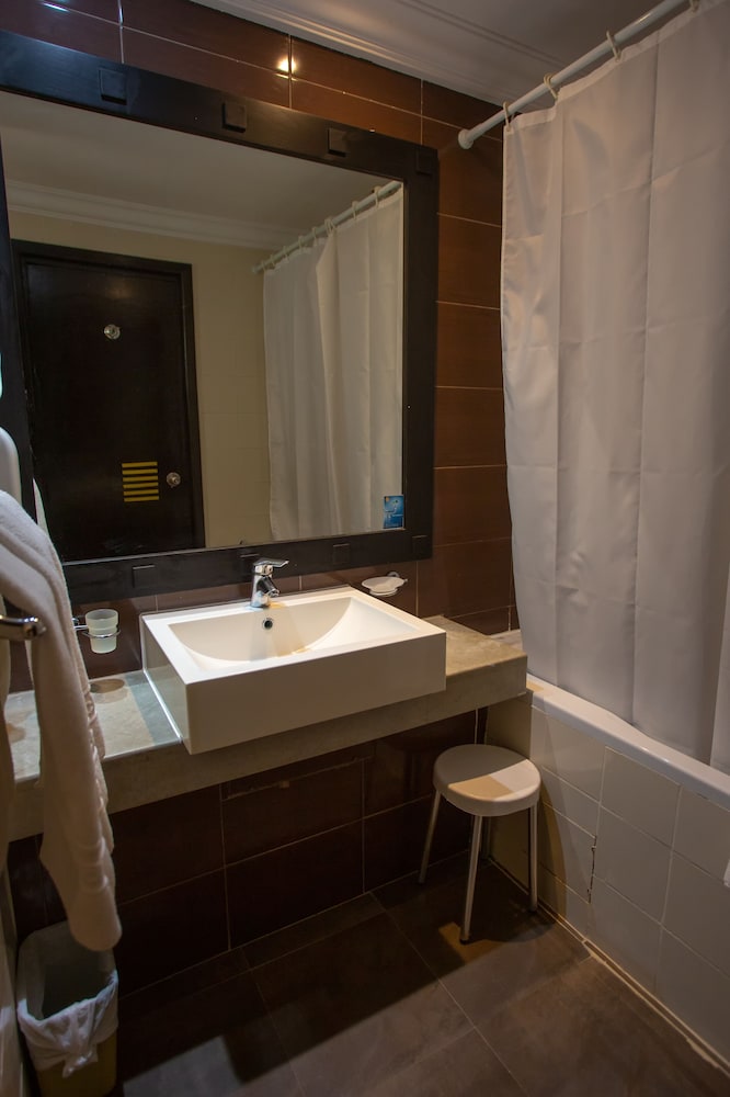 Hotel Fiesta Beach Djerba — Hotel rooms in Midoun, Medenine