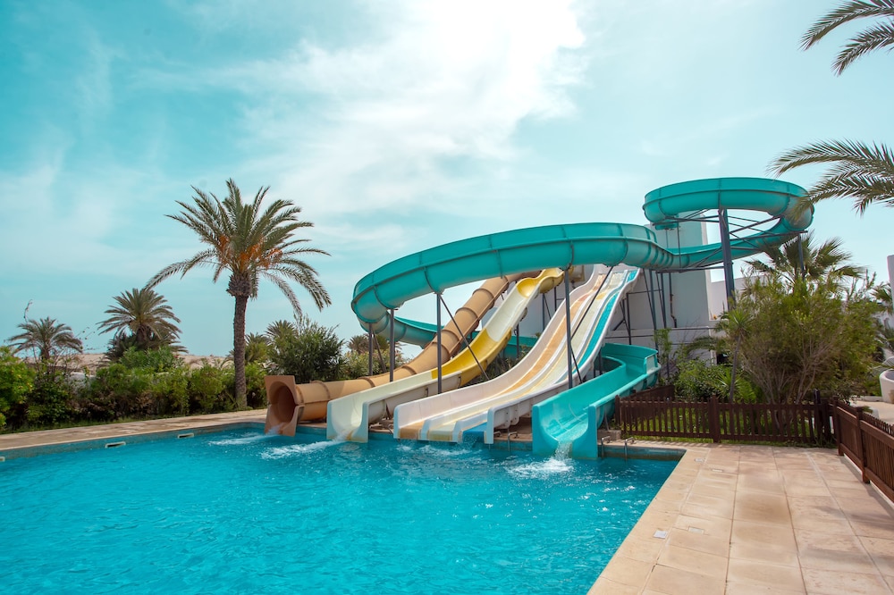 Hotel Fiesta Beach Djerba — Swimming pool in Midoun, Medenine