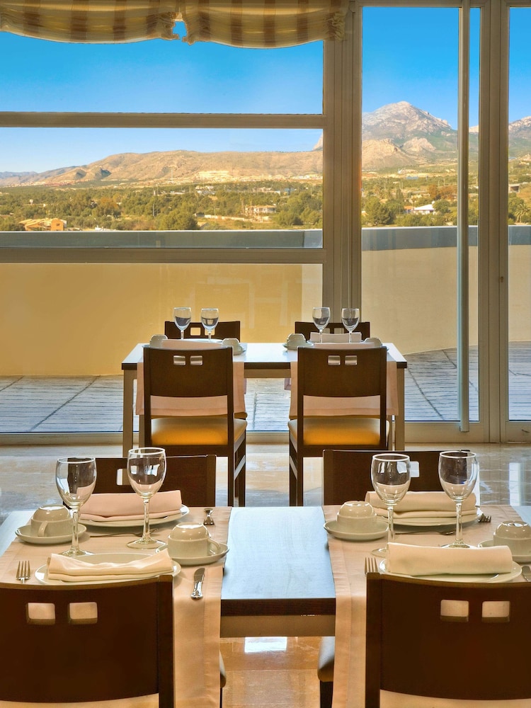 Hotel La Estacion — Restaurant & bars in Benidorm, Valencian Community