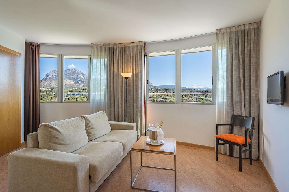 Hotel La Estacion — Hotel rooms in Benidorm, Valencian Community