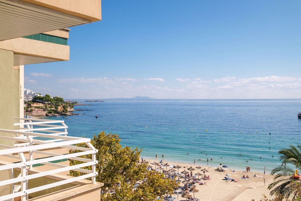 Hotel Agua Beach - Adults Only — Beach in Palma Nova, Balearic Islands
