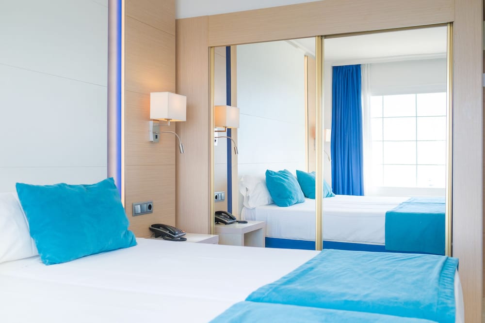 Hotel Agua Beach - Adults Only — Hotel rooms in Palma Nova, Balearic Islands