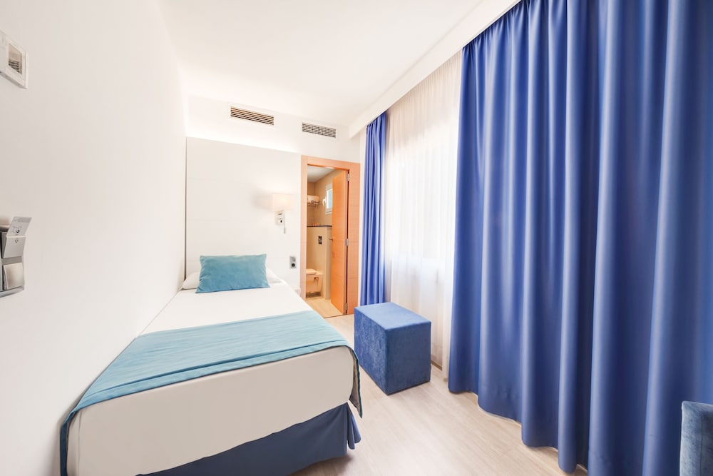Hotel Agua Beach - Adults Only — Hotel rooms in Palma Nova, Balearic Islands
