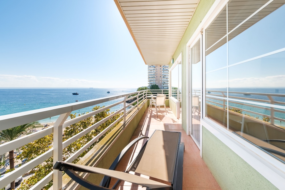 Hotel Agua Beach - Adults Only — Hotel rooms in Palma Nova, Balearic Islands