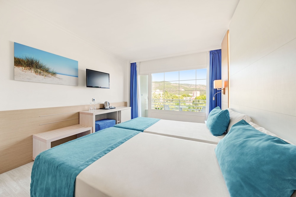Hotel Agua Beach - Adults Only — Hotel rooms in Palma Nova, Balearic Islands