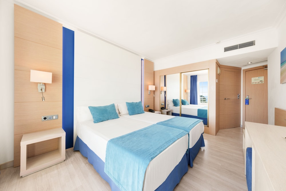 Hotel Agua Beach - Adults Only — Hotel rooms in Palma Nova, Balearic Islands