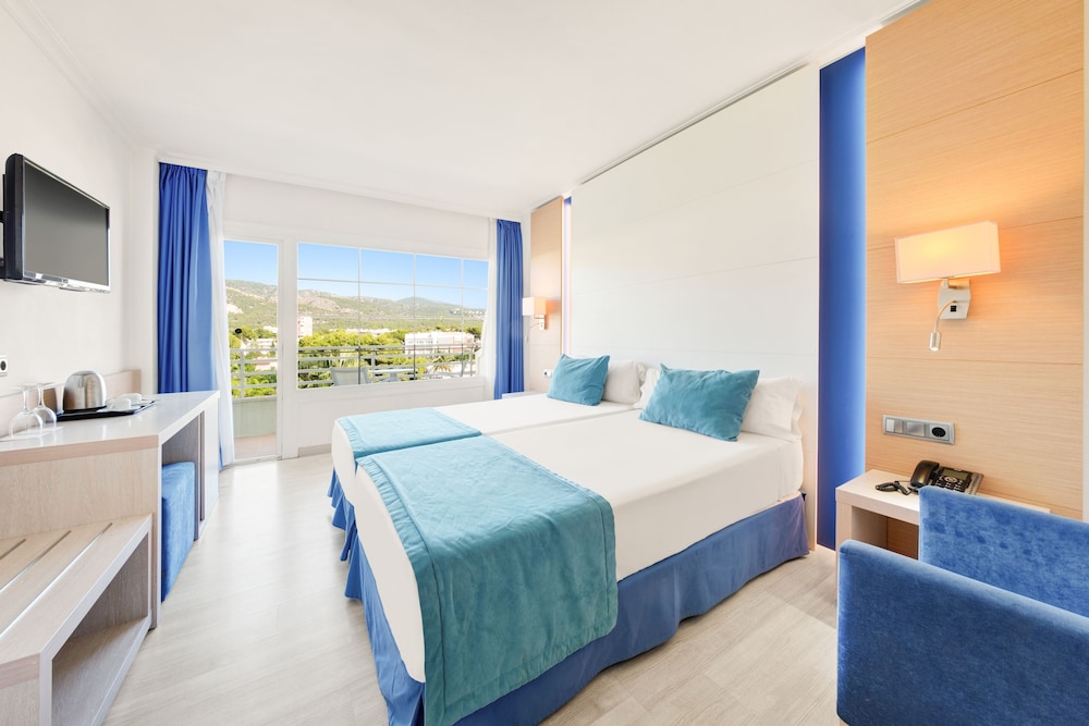Hotel Agua Beach - Adults Only — Hotel rooms in Palma Nova, Balearic Islands