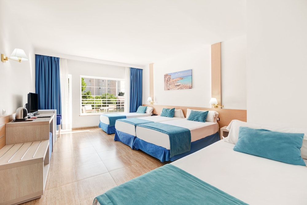 Hotel Agua Beach - Adults Only — Hotel rooms in Palma Nova, Balearic Islands