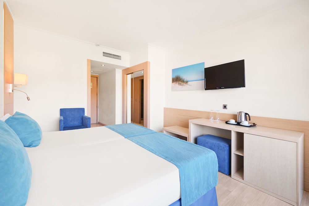 Hotel Agua Beach - Adults Only — Hotel rooms in Palma Nova, Balearic Islands