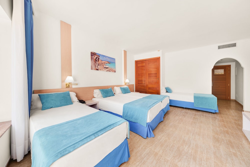 Hotel Agua Beach - Adults Only — Hotel rooms in Palma Nova, Balearic Islands