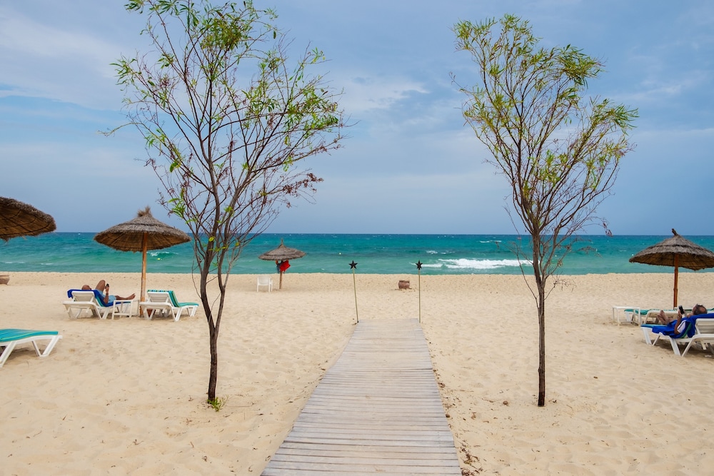 Hasdrubal Thalassa & SPA Hammamet — Beach in Hammamet, Nabeul