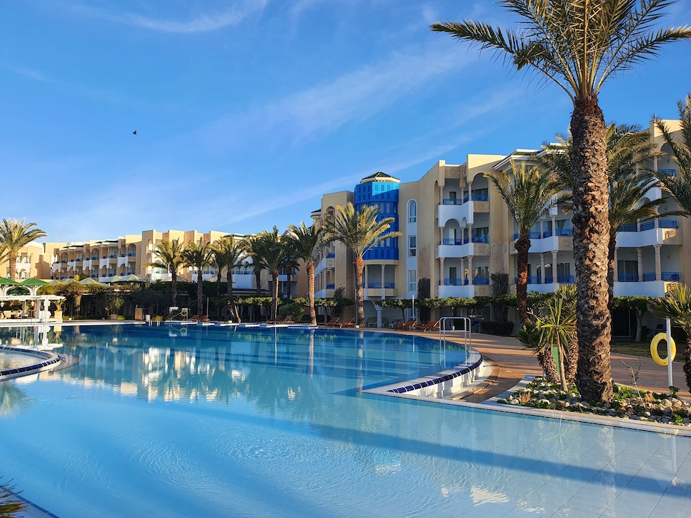 Hasdrubal Thalassa & SPA Hammamet — Swimming pool in Hammamet, Nabeul