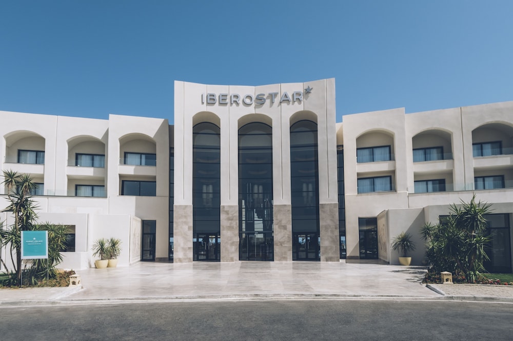 Iberostar Selection Kuriat Palace — Hotel building in Skanes inc. Monastir, Monastir