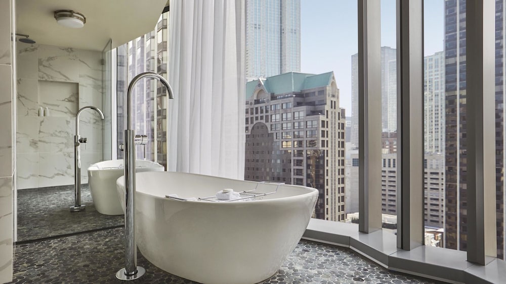 Viceroy Chicago — Hotel rooms in Chicago, Illinois