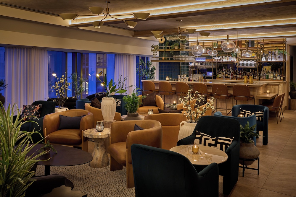 Viceroy Chicago — Restaurant & bars in Chicago, Illinois