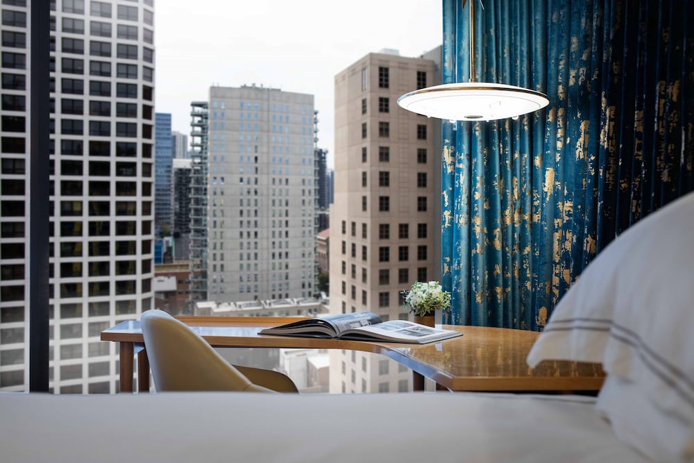 Viceroy Chicago — Hotel rooms in Chicago, Illinois