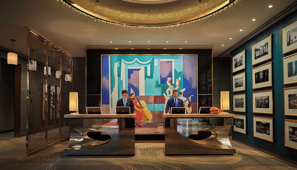 Viceroy Chicago — Hotel building in Chicago, Illinois