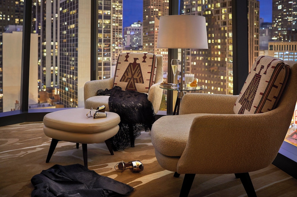 Viceroy Chicago — Hotel rooms in Chicago, Illinois