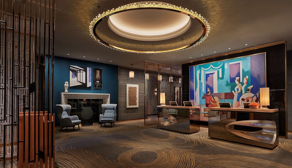 Viceroy Chicago — Hotel building in Chicago, Illinois