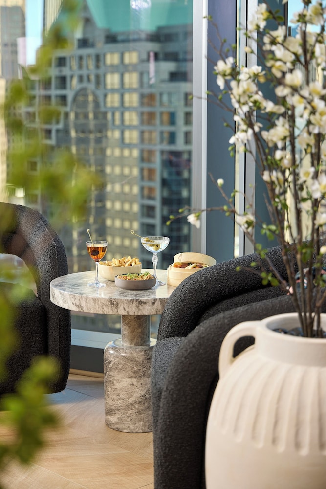 Viceroy Chicago — Restaurant & bars in Chicago, Illinois