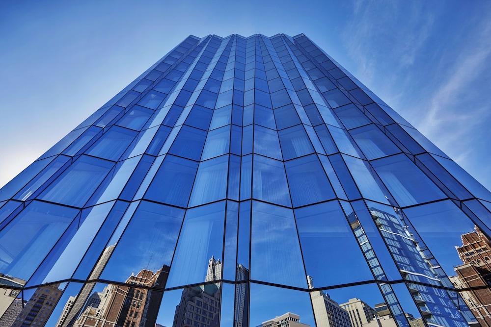 Viceroy Chicago — Hotel building in Chicago, Illinois