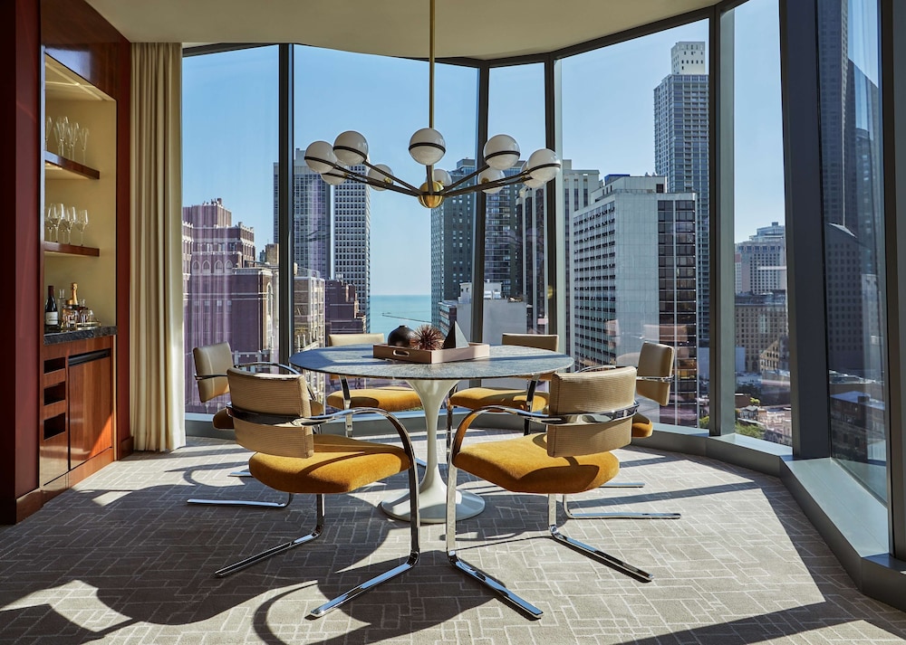 Viceroy Chicago — Hotel rooms in Chicago, Illinois