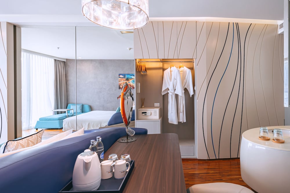 Hotel Baraquda Pattaya By Heeton — Hotel rooms in Pattaya, Chonburi