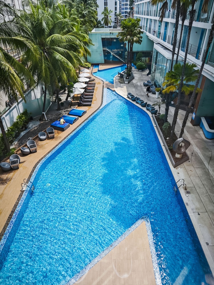 Hotel Baraquda Pattaya By Heeton — Swimming pool in Pattaya, Chonburi
