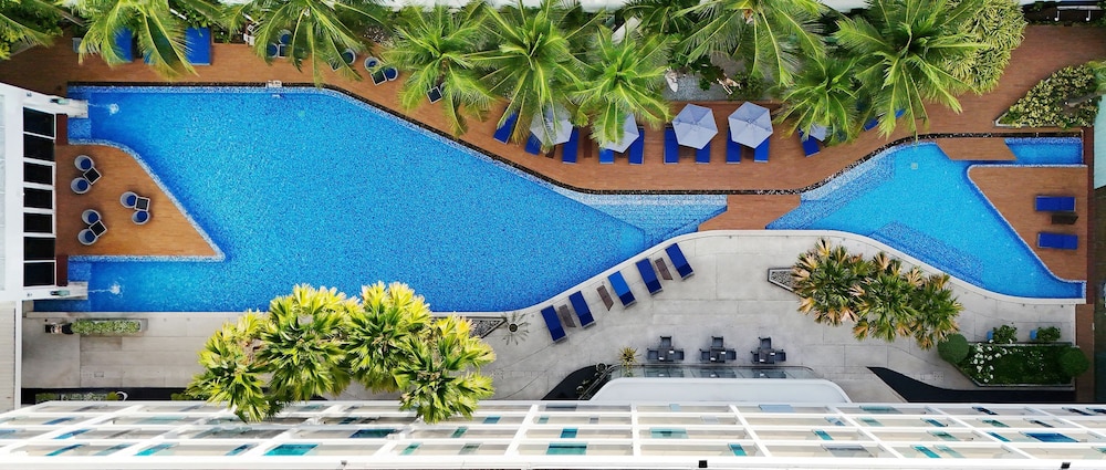 Hotel Baraquda Pattaya By Heeton — Swimming pool in Pattaya, Chonburi