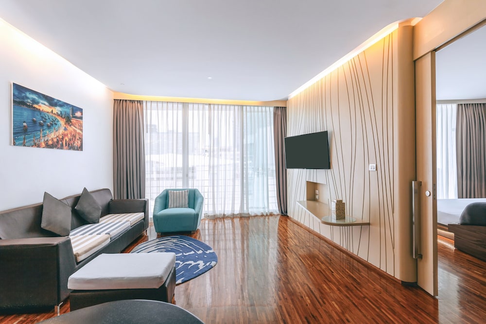 Hotel Baraquda Pattaya By Heeton — Hotel rooms in Pattaya, Chonburi