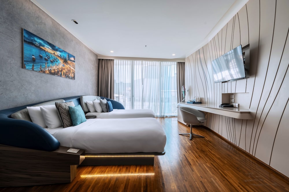 Hotel Baraquda Pattaya By Heeton — Hotel rooms in Pattaya, Chonburi