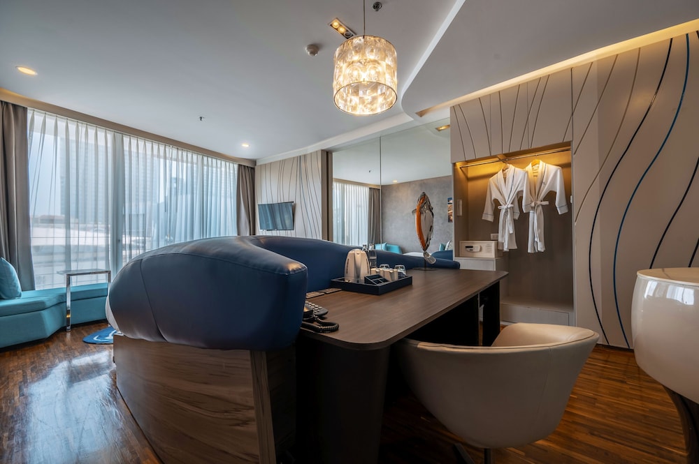 Hotel Baraquda Pattaya By Heeton — Hotel rooms in Pattaya, Chonburi